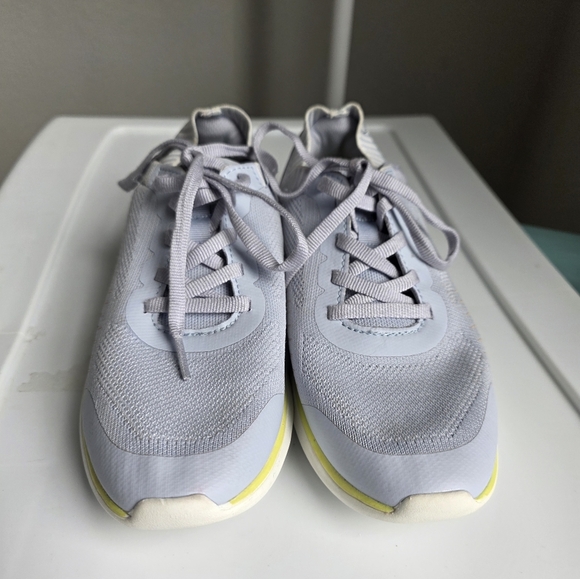 Vionic Lavander and Pink Athletic Shoes with Cushioned Midsole Size 6 - Picture 3 of 9